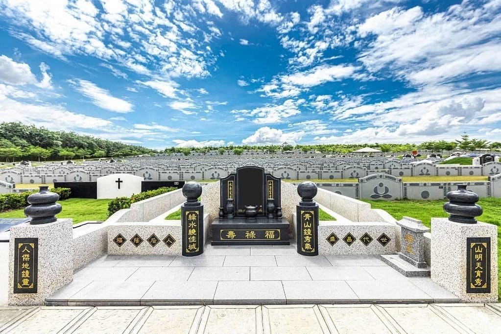 แปลงฝังโซนเอ 1-2 หลุม 3 แปลงฝัง เนอร์วาน่าเมมโมเรียลปาร์๕