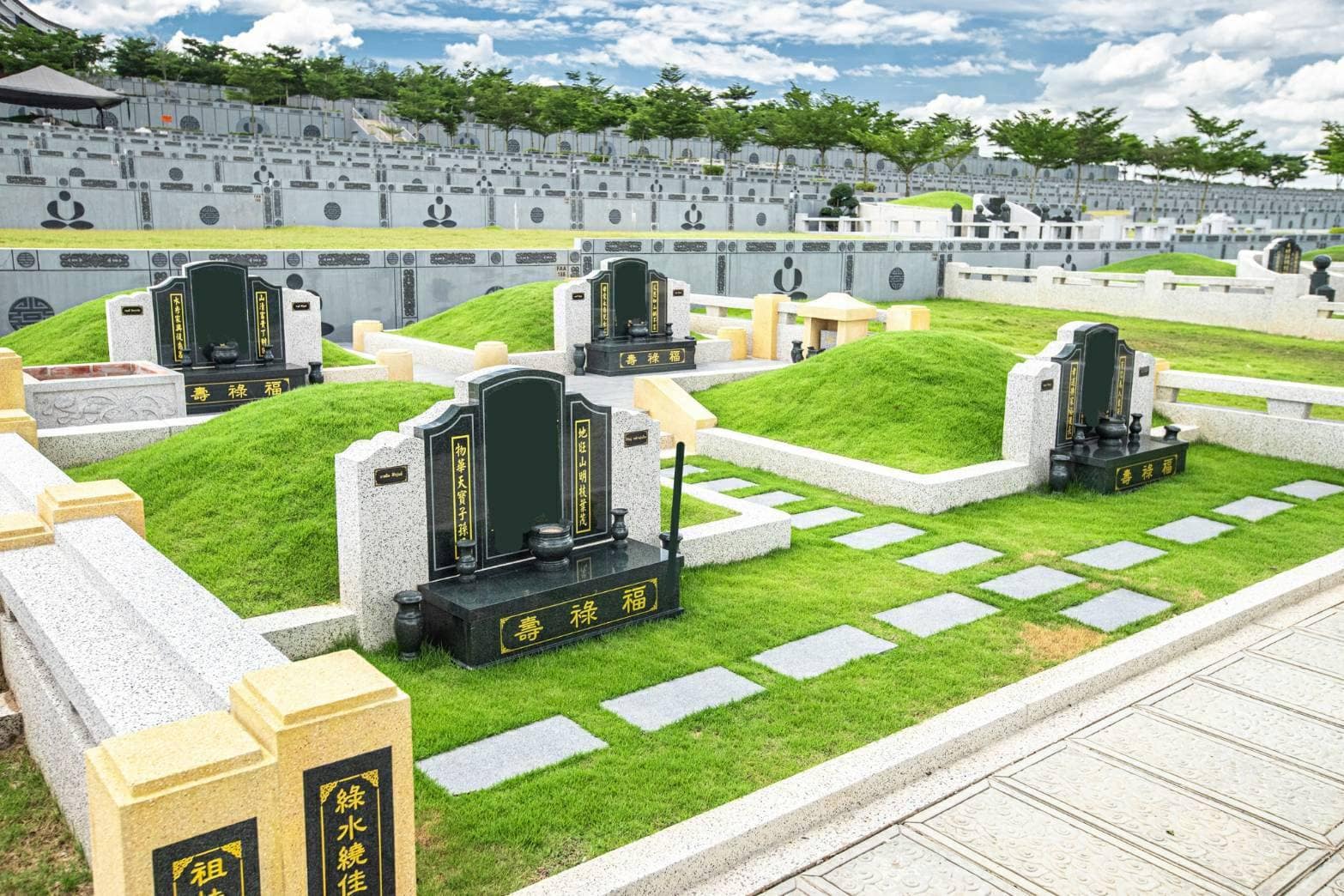 แปลงฝังครอบครัว 1-8 หลุม 2 สุสานชลบุรี ขายสุสาน ช่องเก็บอัฐิ แซกีเสริมดวง