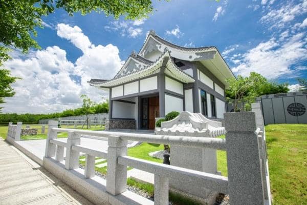 แปลงฝังครอบครัวพิเศษ 1-32หลุม 1 28 สุสานชลบุรี ขายสุสาน ช่องเก็บอัฐิ แซกีเสริมดวง