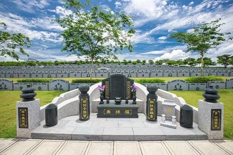 แปลงฝังโซนเอ 1-2 หลุม 4 แปลงฝัง เนอร์วาน่าเมมโมเรียลปาร์ค