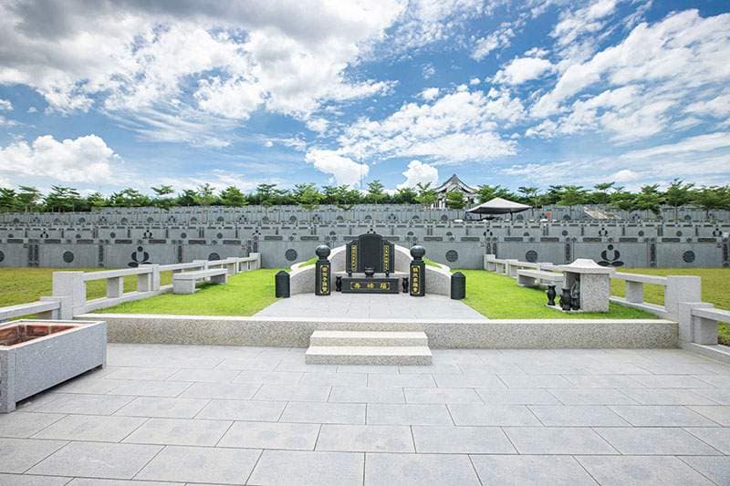 แปลงฝังโซนเอ 1-2 หลุม 5 แปลงฝัง เนอร์วาน่าเมมโมเรียลปาร์ค